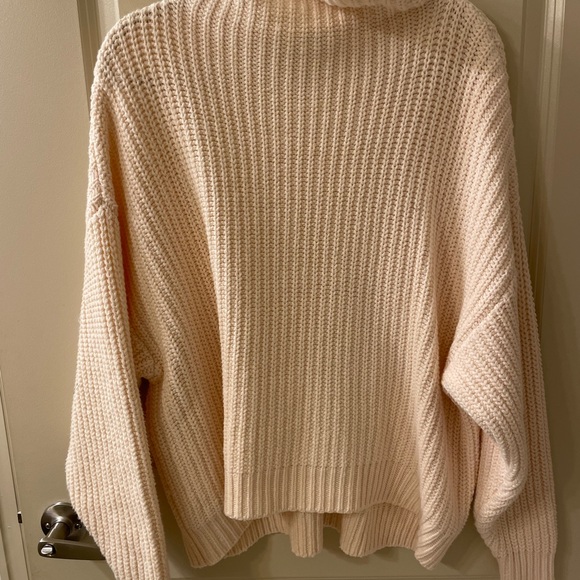 NWOT Free People Swim Too Deep Powder Puff color Oversized Sweater - Picture 1 of 5